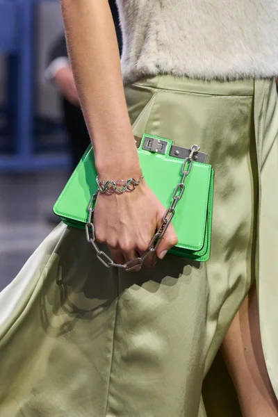 Look 37